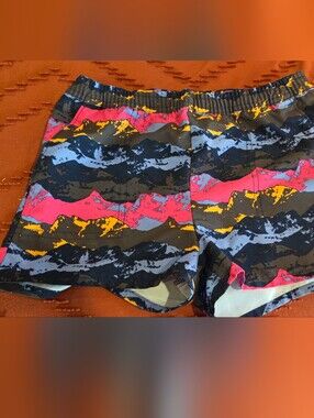 Girl's North Face Quick Dry Mountain Print